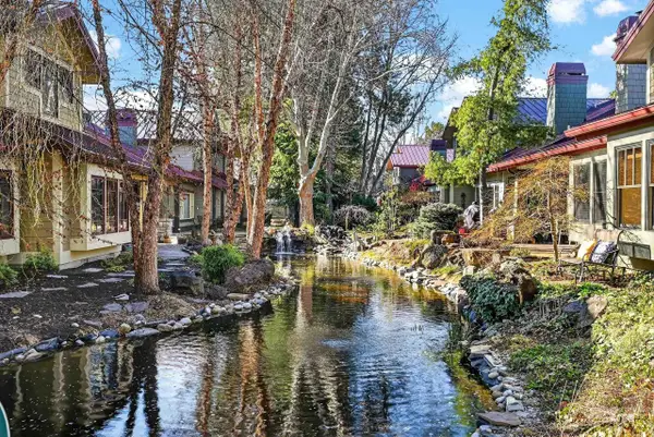 3646 N Ambergina Lane, Boise, ID 83703