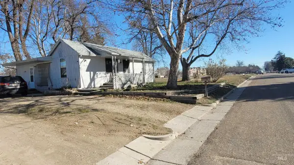 1415 E Oak St, Caldwell, ID 83605