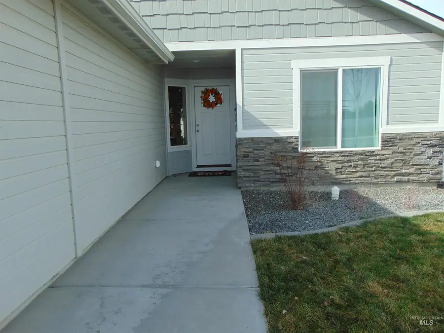 901 Campbell St., Vale, OR 97918 - #3