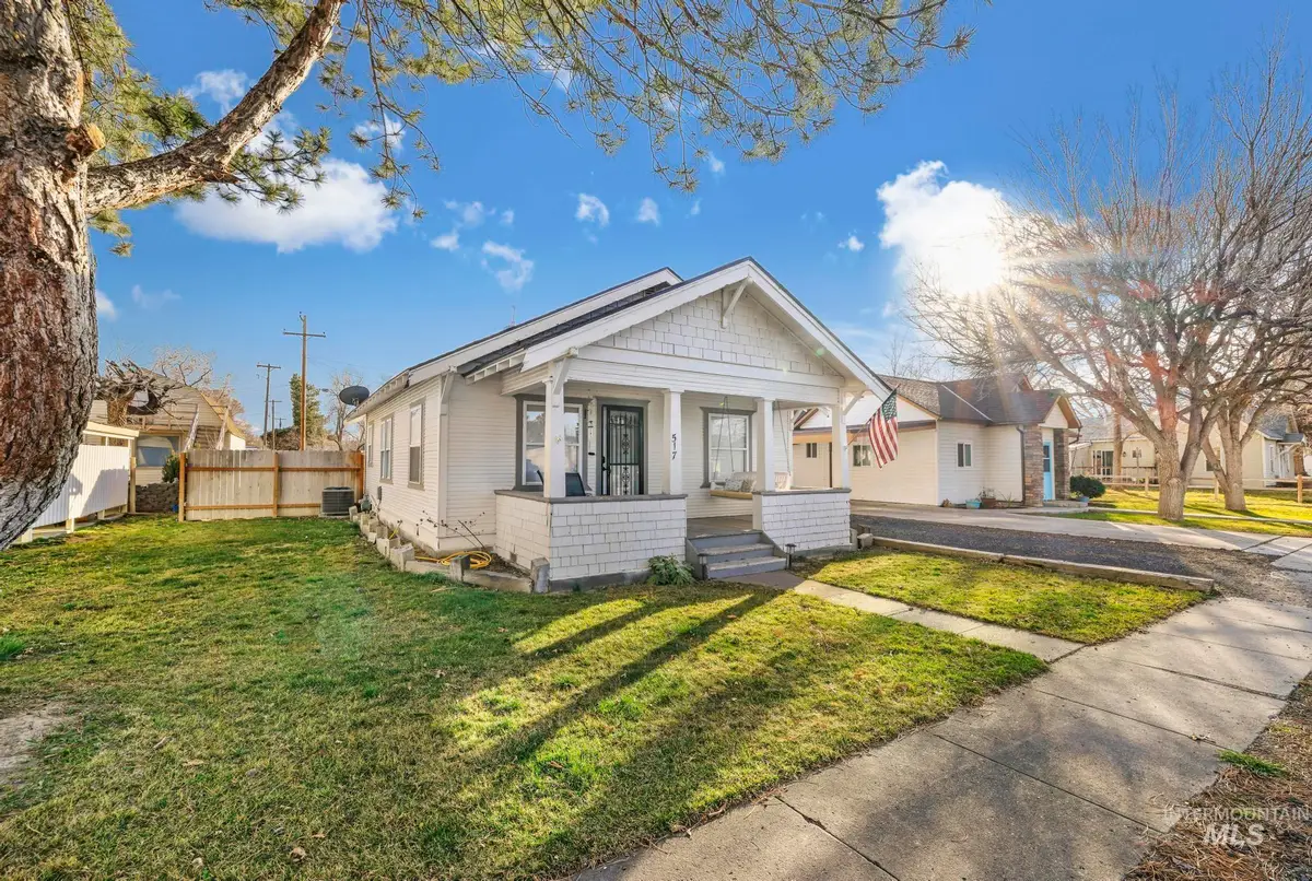 517 6th St, Filer, ID 83328 - #1