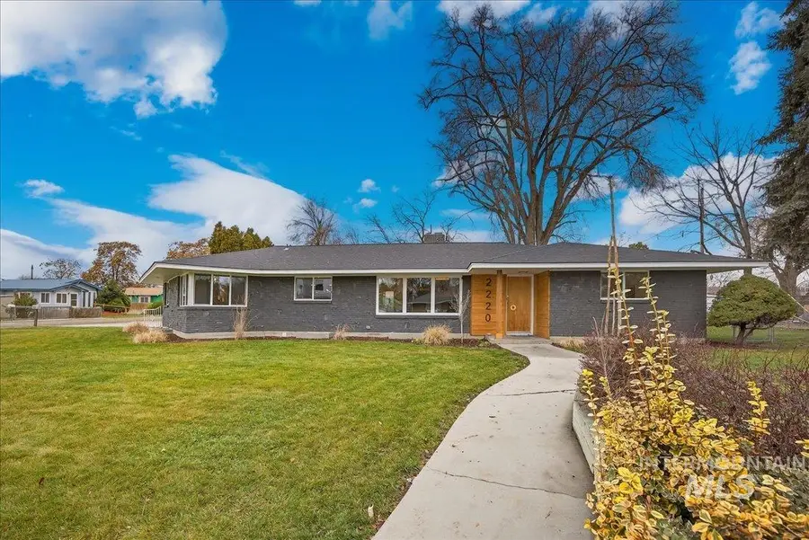 2220 S Indiana Ave, Caldwell, ID 83605 - #2