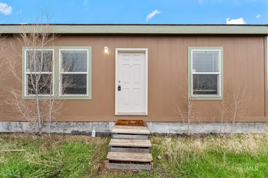 1700 SW Lilac Dr, Mountain Home, ID 83647 - #2