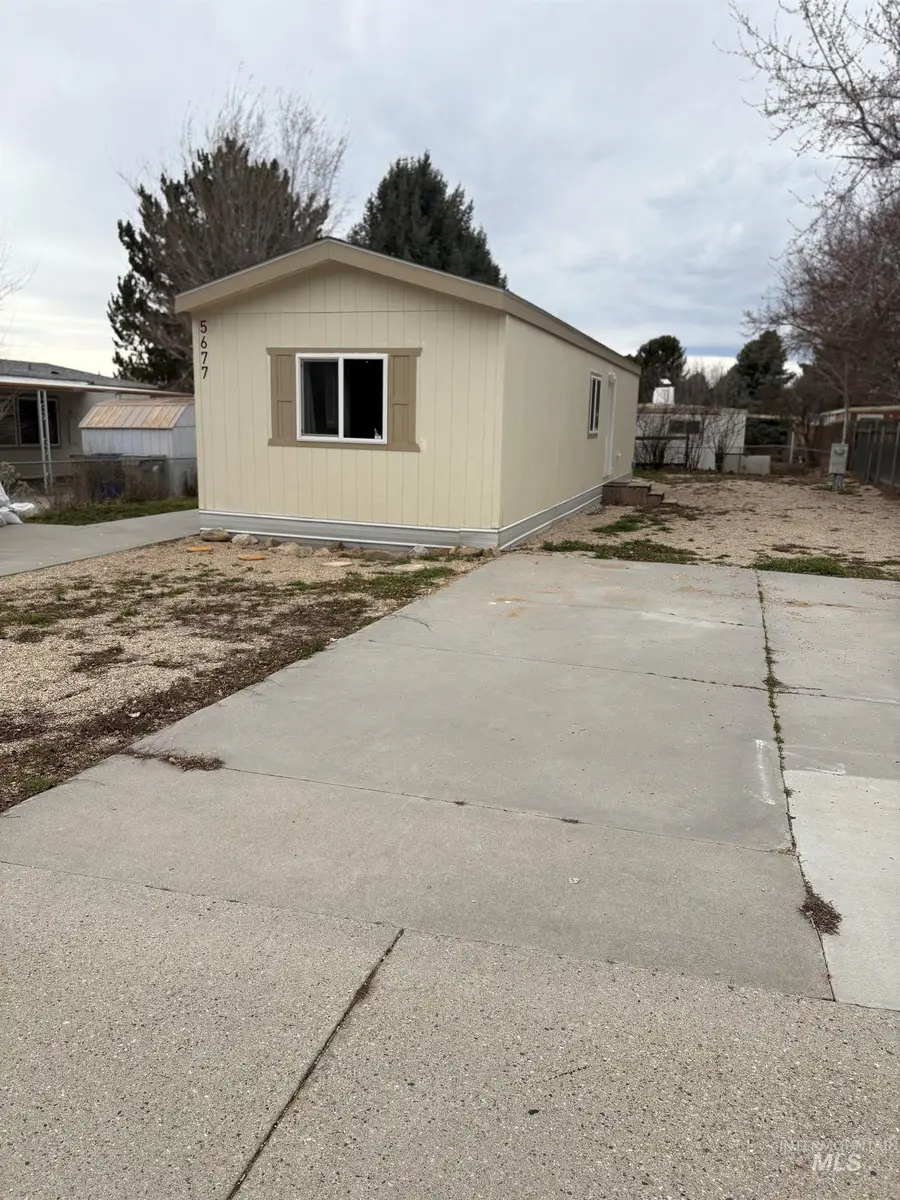 5677 E Woodcross Dr, Boise, ID 83716 - #3