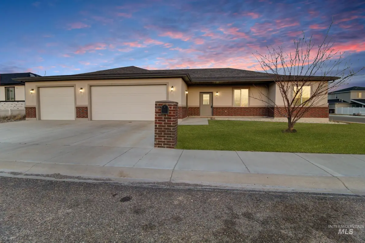 585 Clearwater Way, Heyburn, ID 83336 - #1