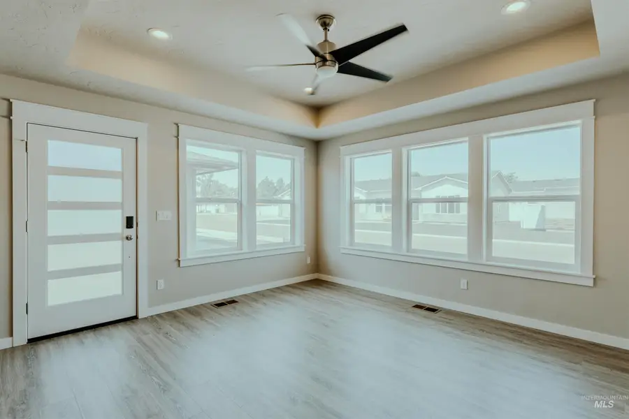 1216 Phillips Circle, Ontario, OR 97914 - #3