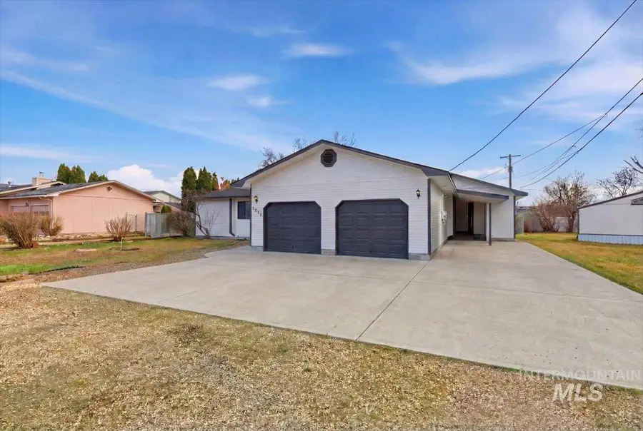 1211 W Orchard Ave, Nampa, ID 83651 - #2
