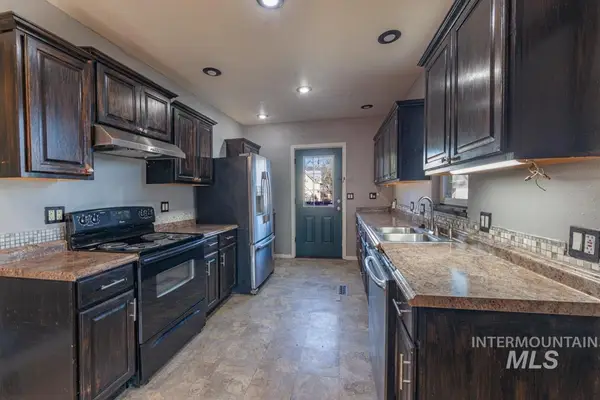 909 10th Ave, Lewiston, ID 83501