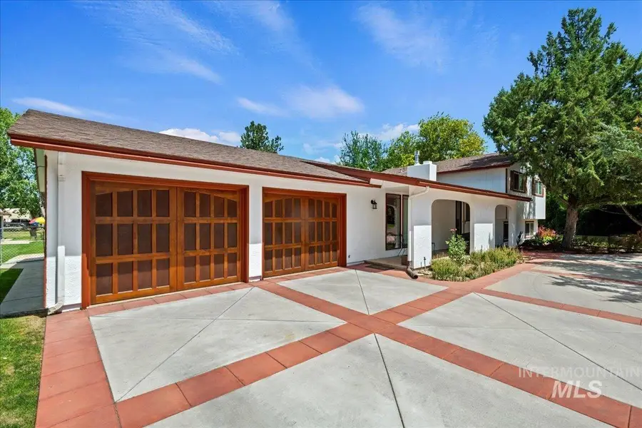 10210 W Hackamore Dr, Boise, ID 83709 - #2