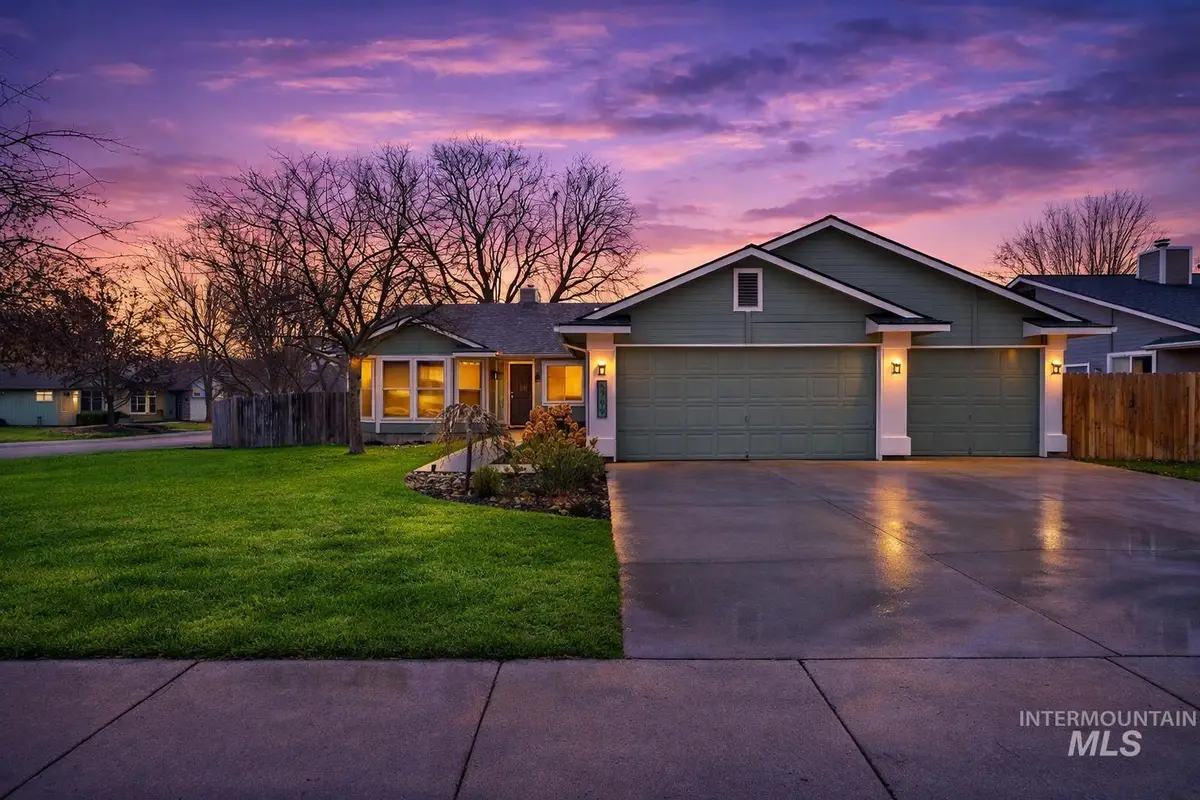 5799 W Drawbridge Dr, Boise, ID 83703 - #1