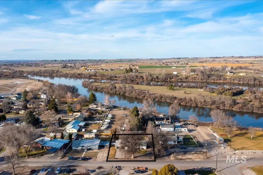 112 W California Ave, Homedale, ID 83628 - #2