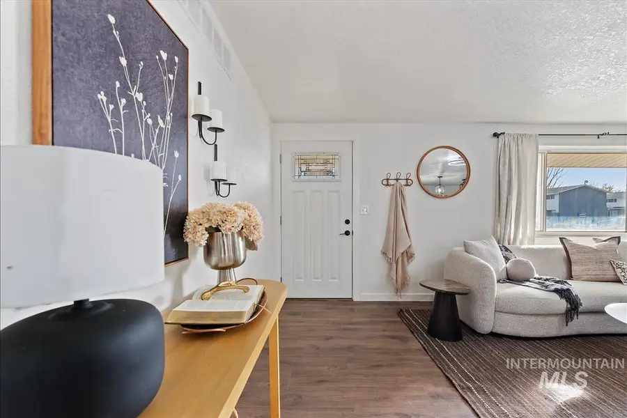 112 W California Ave, Homedale, ID 83628 - #3