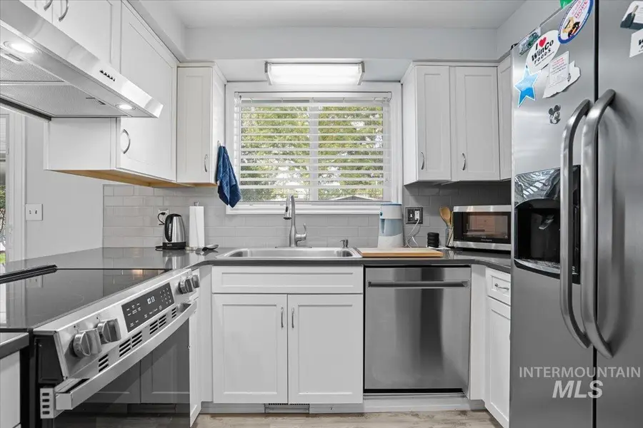 2295 N Bird St, Boise, ID 83704 - #2