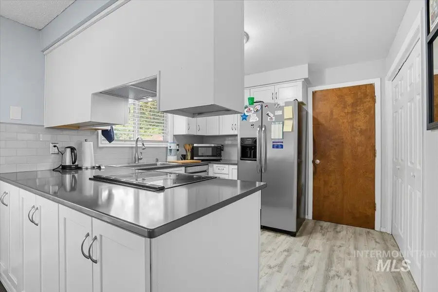 2295 N Bird St, Boise, ID 83704 - #3