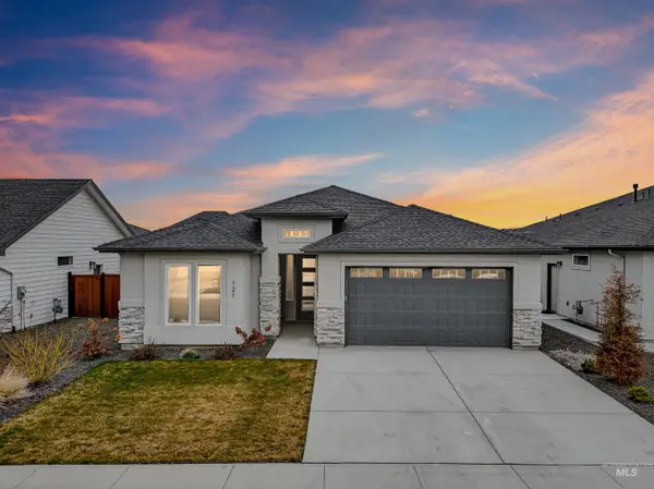 121 S Ziklag Ave, Kuna, ID 83634