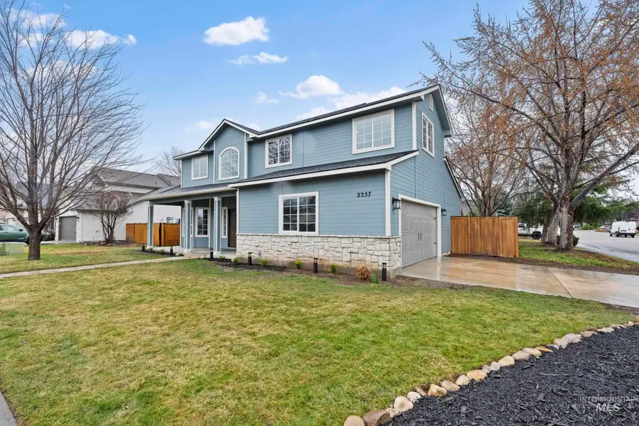 2257 W Pebblestone St, Meridian, ID 83646 - #3