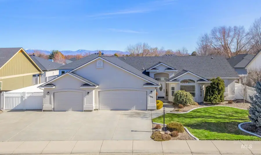 2424 N Tangent Ave, Meridian, ID 83646 - #2