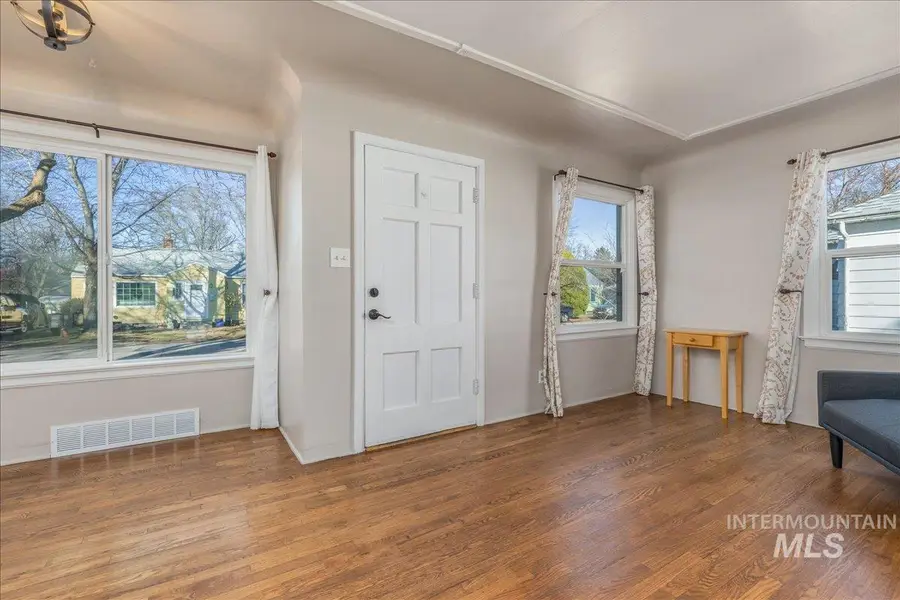 712 S Opal St, Boise, ID 83705 - #3