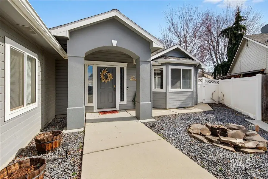 2750 N Phoenix Ave, Meridian, ID 83646 - #3