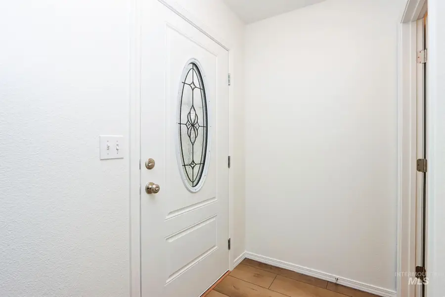 698 N Carisbrooke Ave., Meridian, ID 83642 - #3