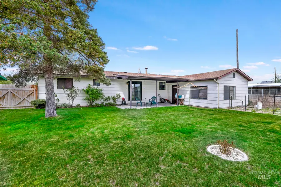 1055 S Adell Ave, Filer, ID 83328 - #2