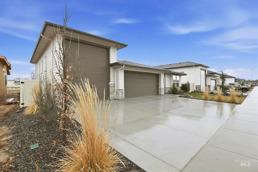 4640 N Mckinley Park, Meridian, ID 83646 - #2