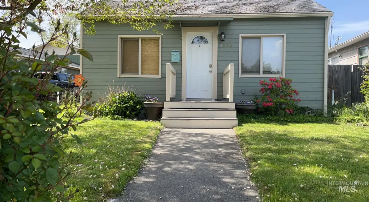 1906 15th Ave, Lewiston, ID 83501 - #1