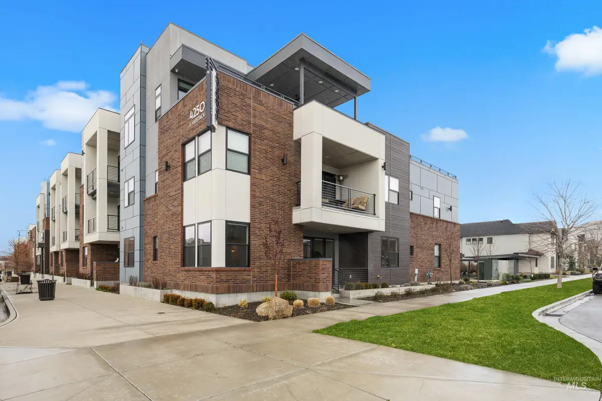 4250 E Haystack St #105, Boise, ID 83716 - #1