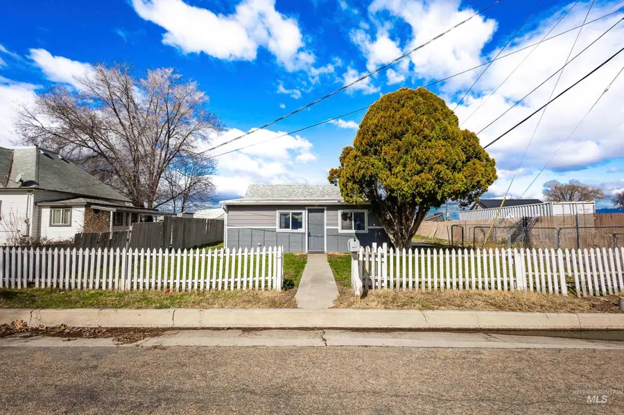 420 S 1st Ave, Caldwell, ID 83605 - #2