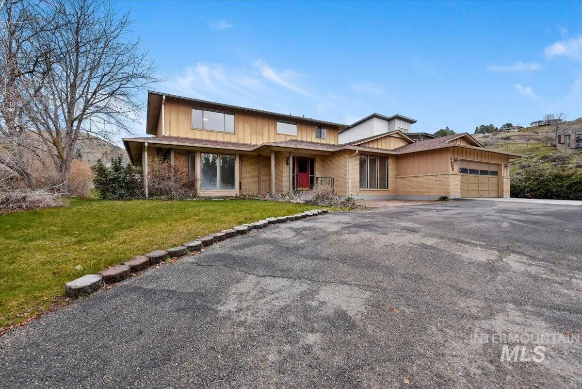 4820 W Hill Rd, Boise, ID 83703 - #1