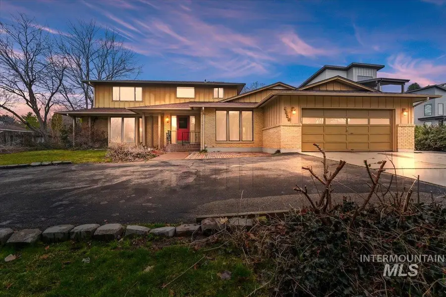 4820 W Hill Rd, Boise, ID 83703 - #3