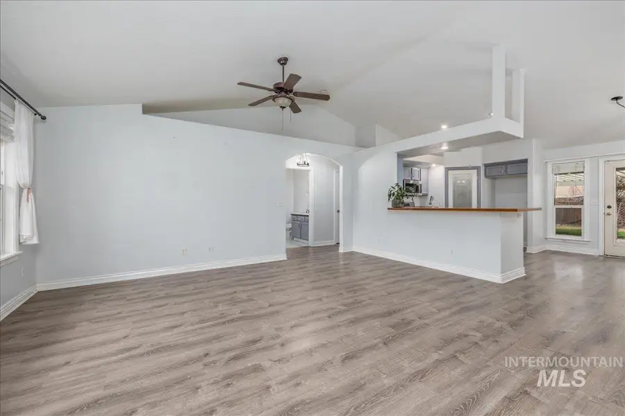 2805 E Umatilla Dr, Nampa, ID 83686 - #3