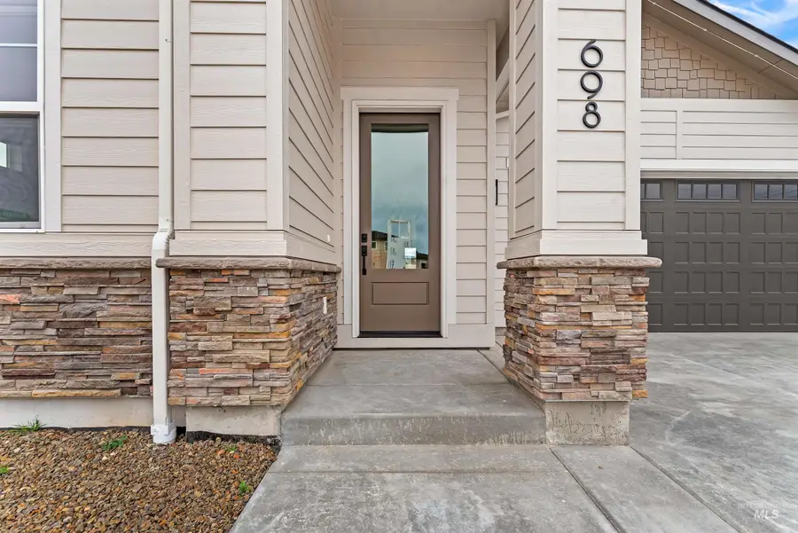 698 N Morning Glory Avenue, Eagle, ID 83616 - #3