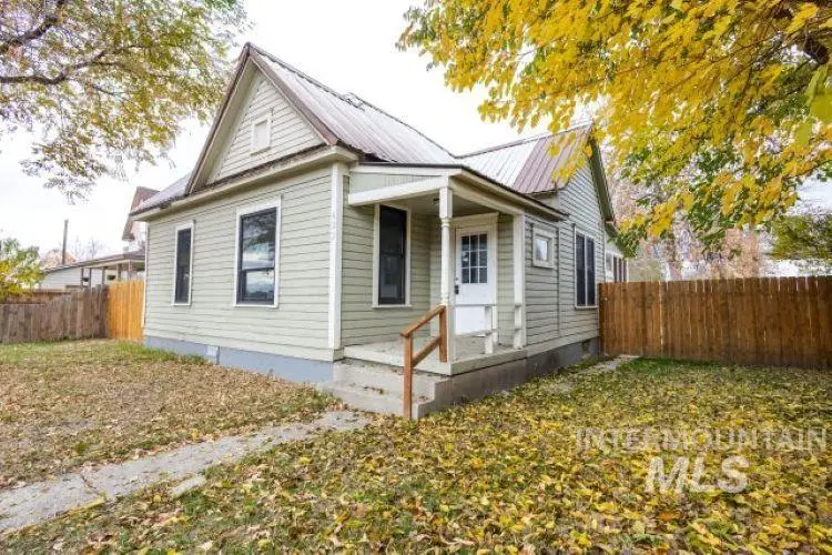 622 W Commercial St, Weiser, ID 83672 - #1