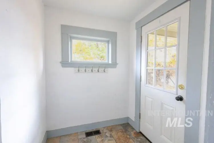 622 W Commercial St, Weiser, ID 83672 - #3