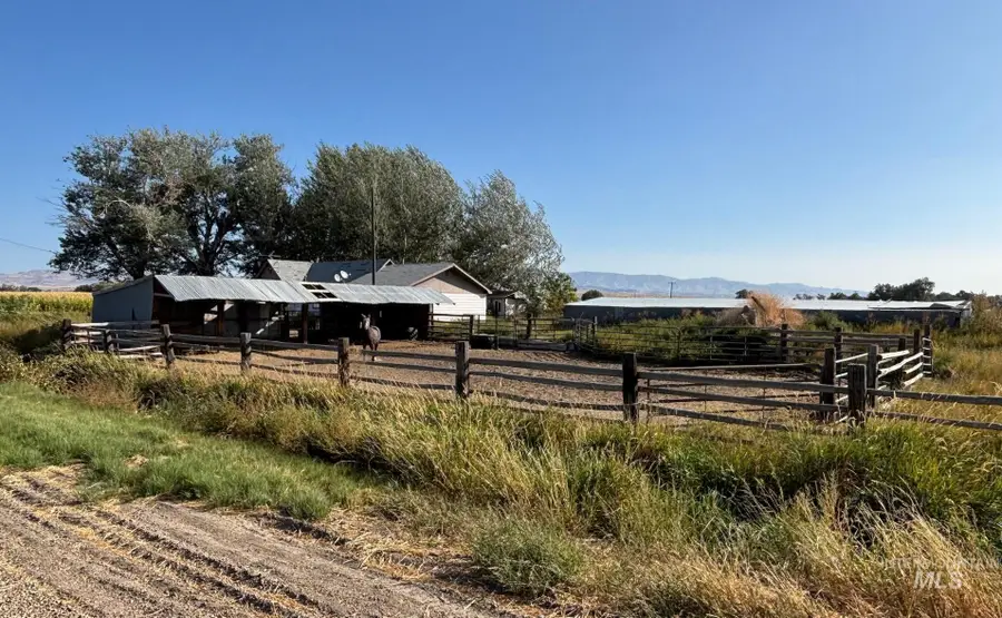 855 SE Yuba St, Mountain Home, ID 83647 - #2