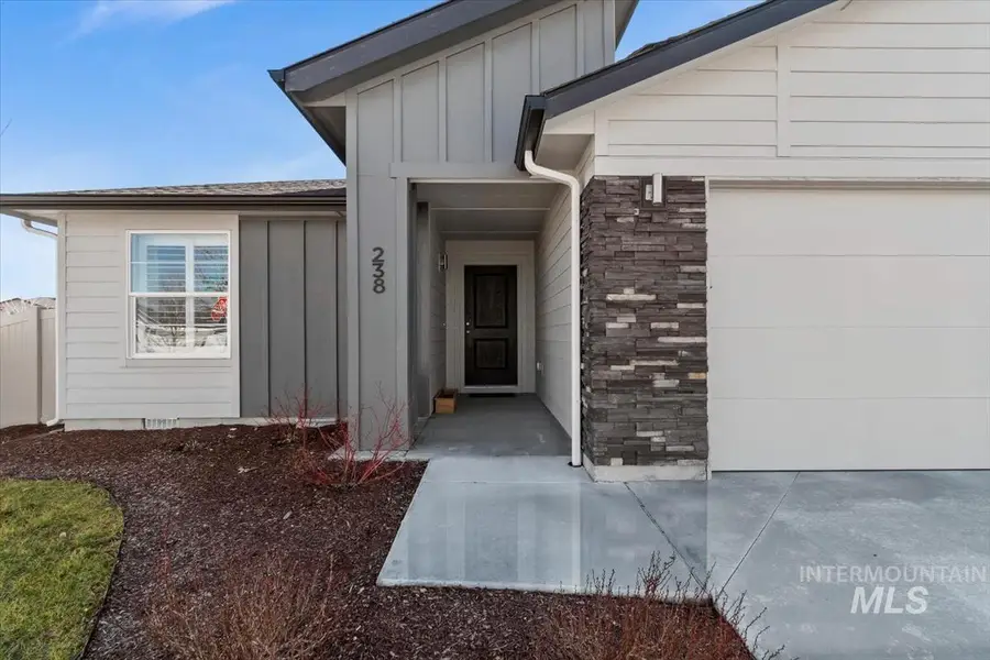 238 S Riggs Spring Ave, Meridian, ID 83642 - #2