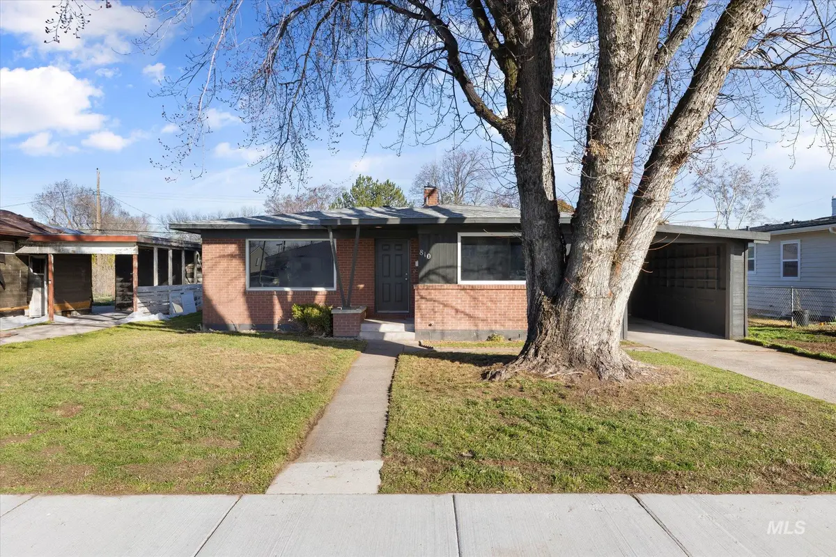 810 N 6th E, Mountain Home, ID 83647 - #1