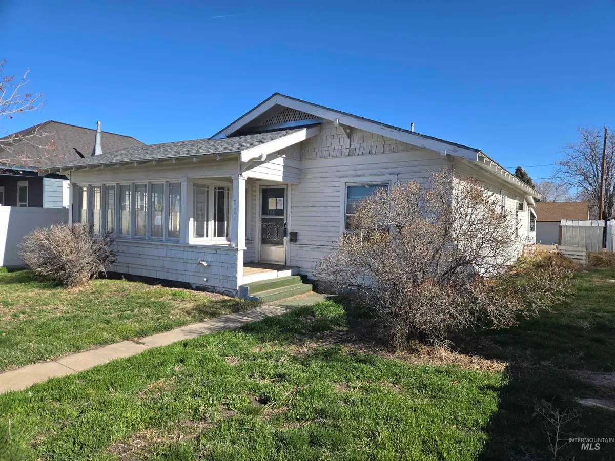 711 E 2nd Ave, Twin Falls, ID 83301 - #1