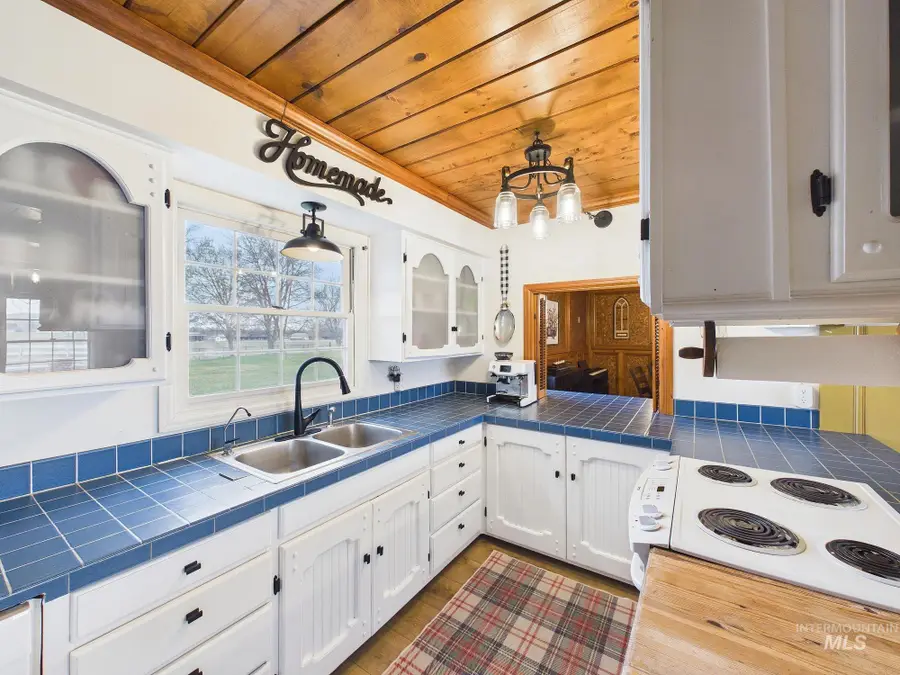 1747 W Central Rd, Emmett, ID 83617 - #3