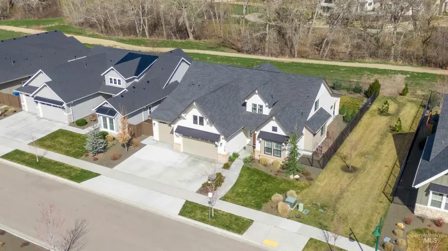 3308 W Miners Farm Dr, Boise, ID 83714 - #3