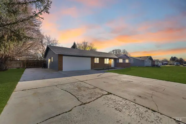 2117 E Massachusetts Ave, Nampa, ID 83686