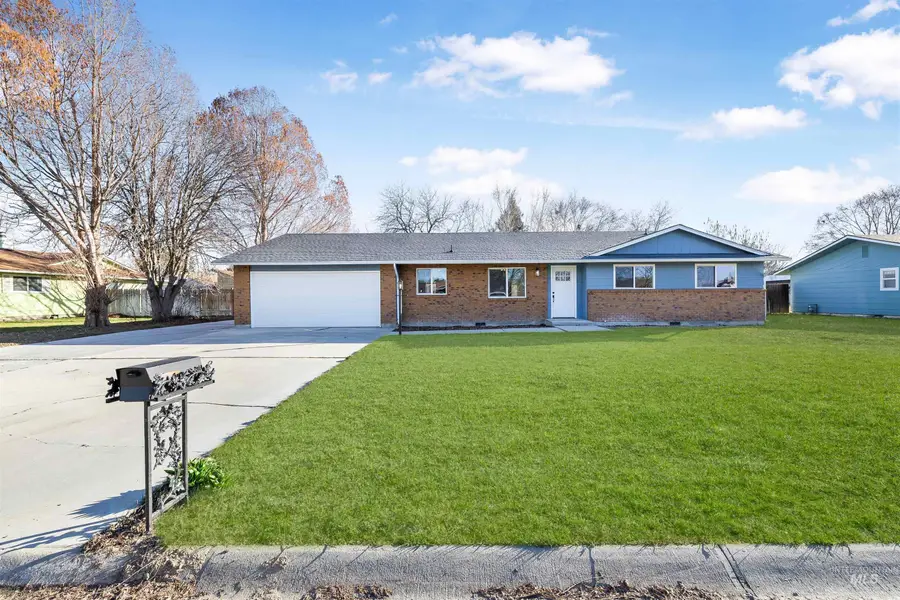 2117 E Massachusetts Ave, Nampa, ID 83686 - #3