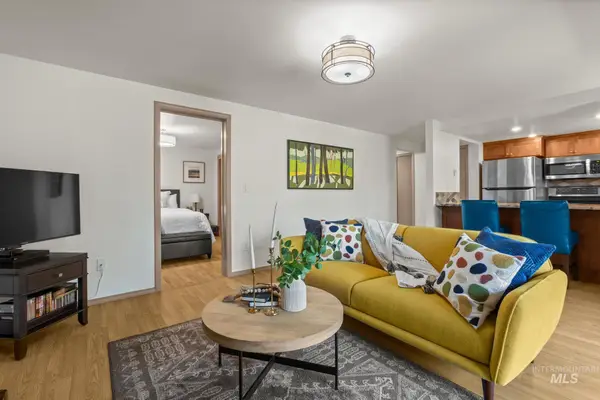 1420 W Camel Back Lane #B104, Boise, ID 83702