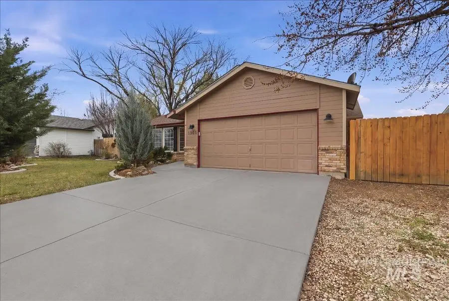 1305 N Sandlin Ave, Meridian, ID 83642 - #2