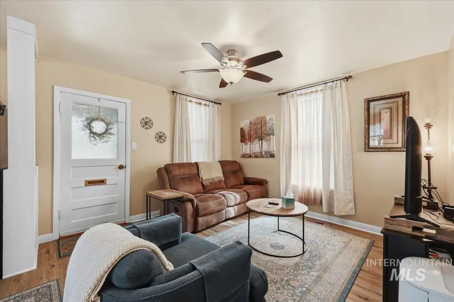 1214 Everett St, Caldwell, ID 83605 - #3