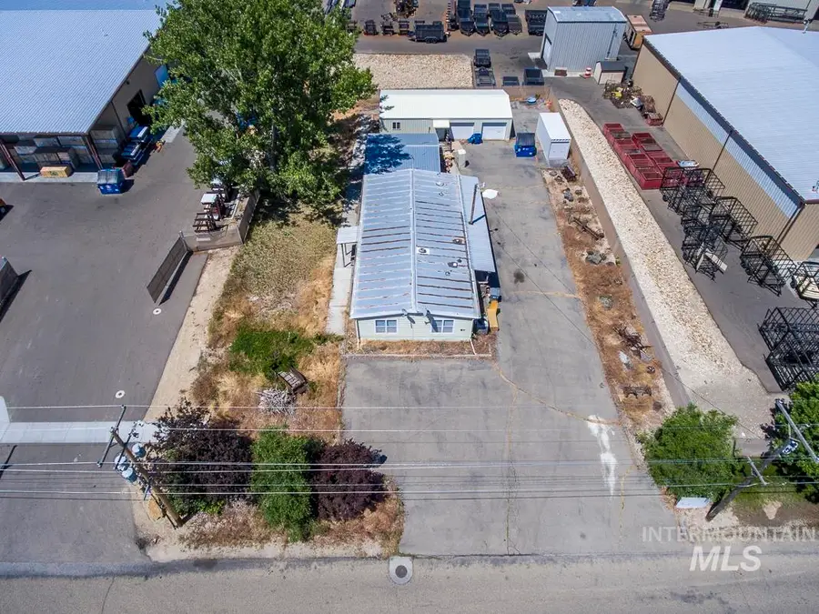 511 N 39th St, Nampa, ID 83687 - #3