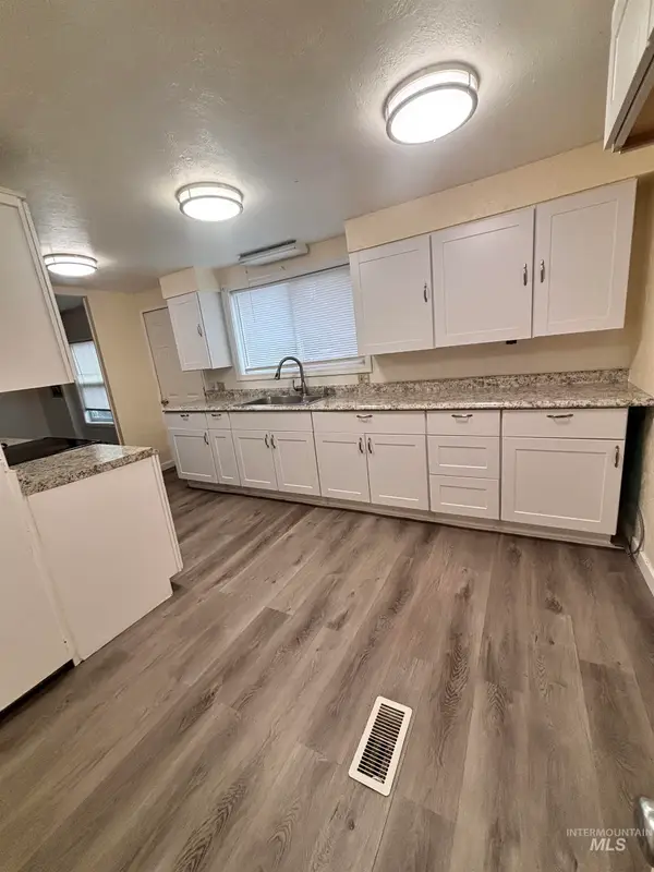 1410 Flamingo Ave #49, Nampa, ID 83651