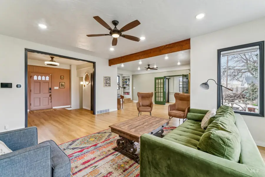 236 Elmore Ave, Nampa, ID 83651 - #3