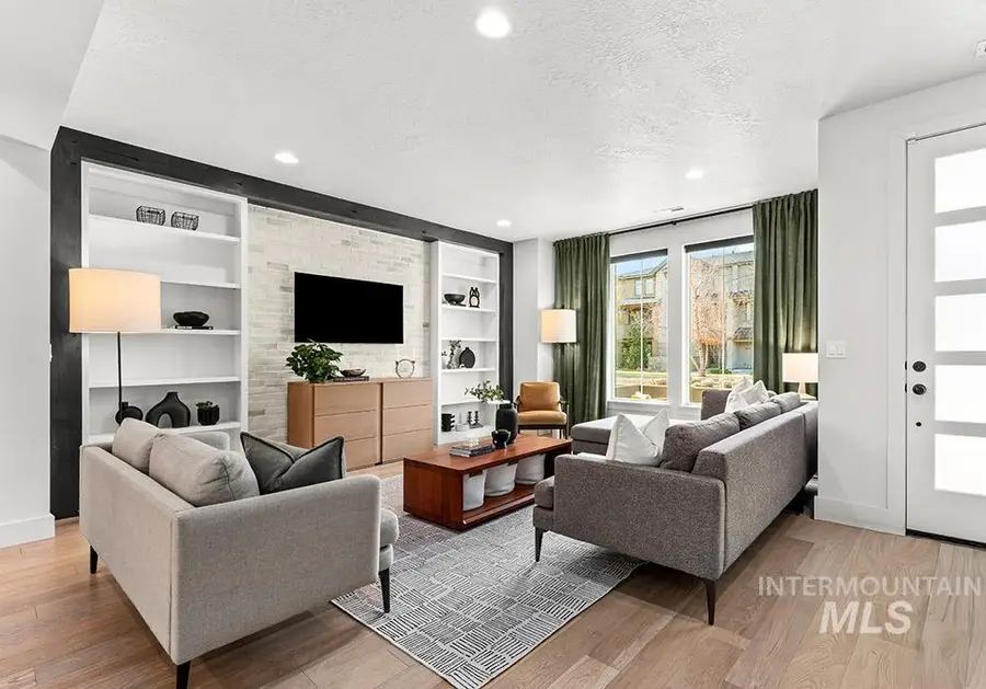 3816 E Parkcenter Blvd, Boise, ID 83716 - #3