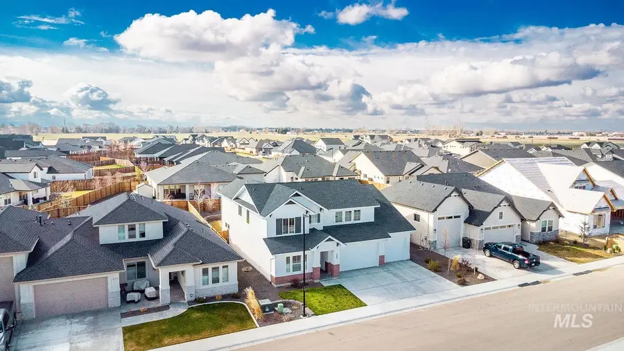 205 S Sunniva Ave, Kuna, ID 83634 - #2